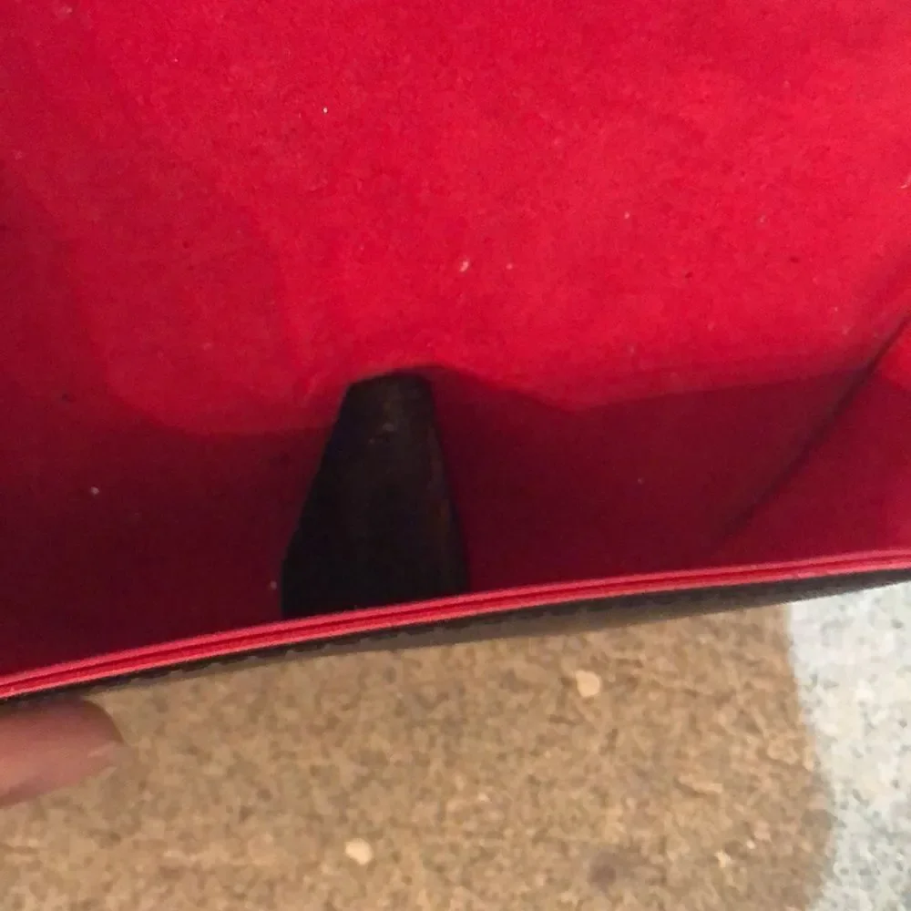 Ray-ban black case with red velvet interior